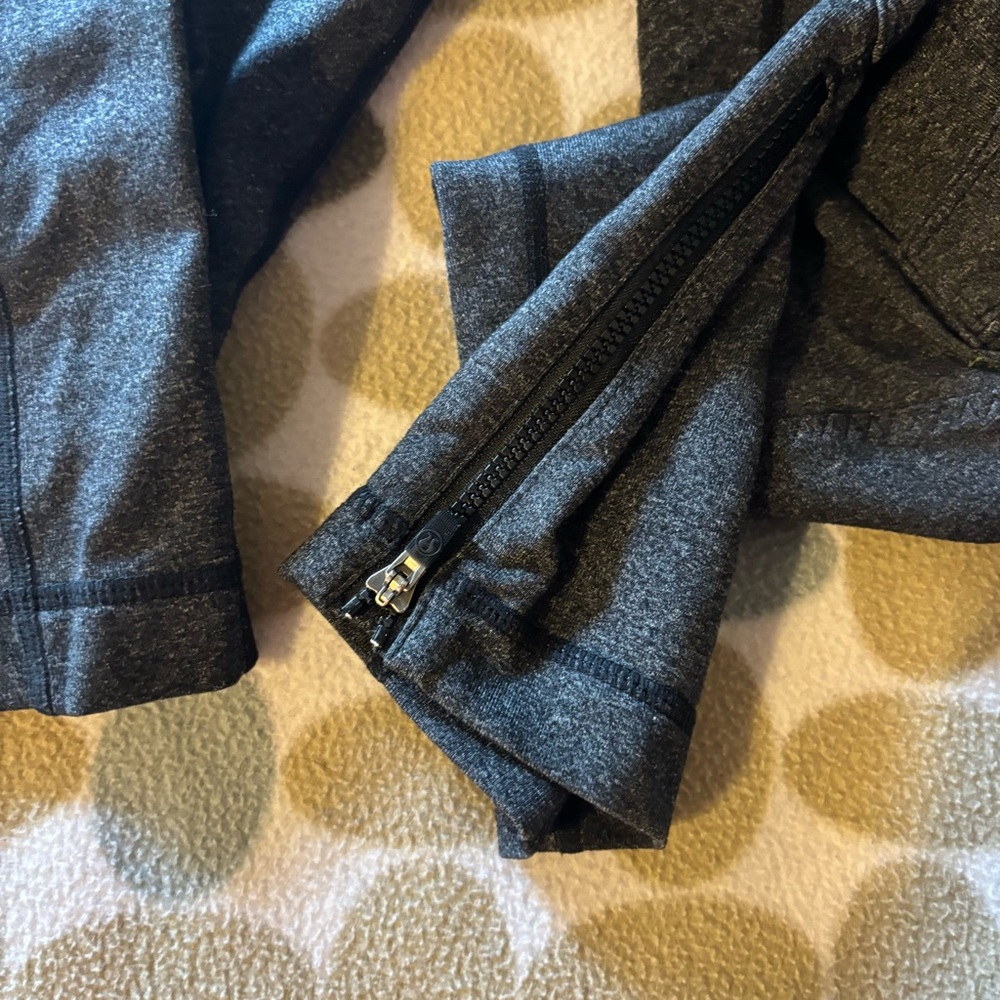 Lululemon Scenic Route Women's Gray Cargo Leggings Size 8 25" - Picture 7 of 8